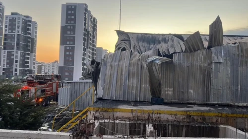 Mersin'de narenciye fabrikasında çıkan yangın itfaiye ekiplerince söndürüldü