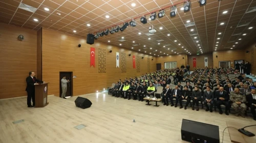 Siirt Valisi Kızılkaya, emniyet teşkilatının huzur ve güvenlik çalışmalarını değerlendirdi