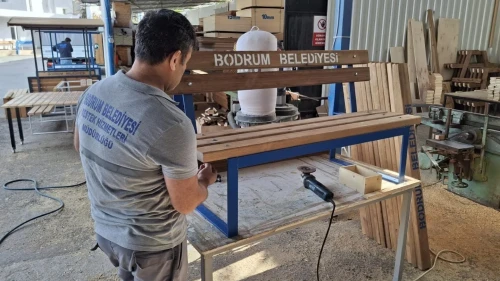 Bodrum’da kent estetiği ve bakım çalışmalarıyla belediye hizmetleri kesintisiz sürdü