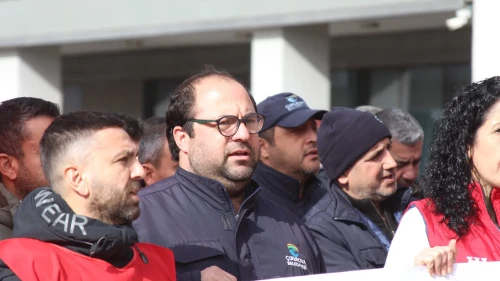 Adana'da Çukurova Belediyesi işçileri alacakları için eylem yaptı