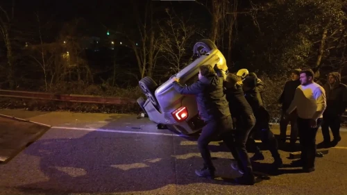 Beykoz'da otomobil takla attı 2 kişi yaralandı