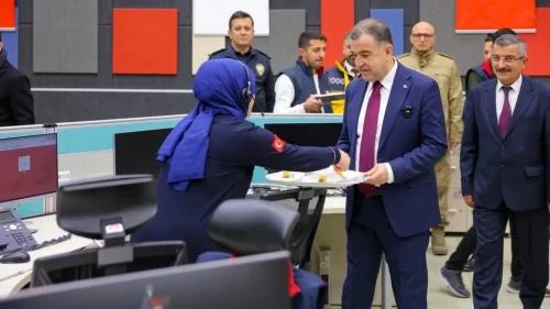 Bayburt'ta 112 Acil Çağrı Merkezi personelinin yeni yılı kutlandı