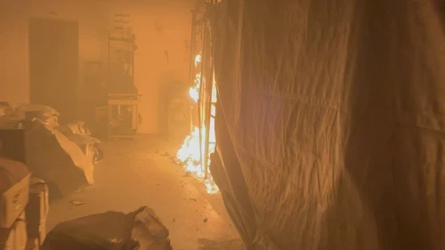 Aksaray'da çorap üretimi yapan fabrikada yangın çıktı