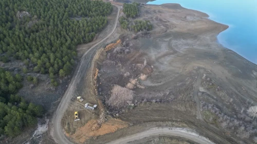 Çorum'da Çomar Barajı çevresinde yol genişletme çalışmalarının ikinci etabı devam ediyor