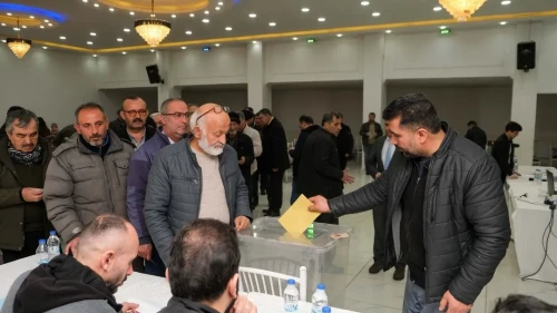 Pınarbaşı Esnaf Odası’nda üyeler Bedir’i başkan seçti