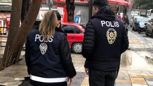 Afyonkarahisar’da öğrencilerin yoğun olduğu bölgelerde polis denetimi yapıldı