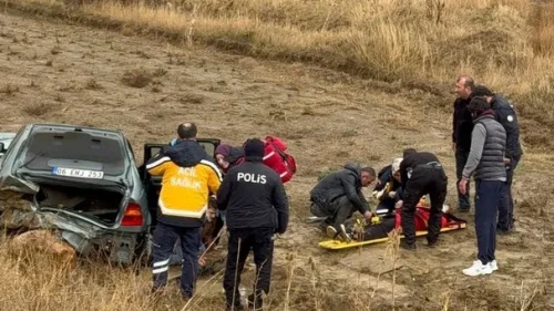 Seydişehir’de lüks araç şarampole devrildi: 3 yaralı