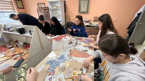 Düzce’de gençler için ebru sanatı etkinliği düzenlendi