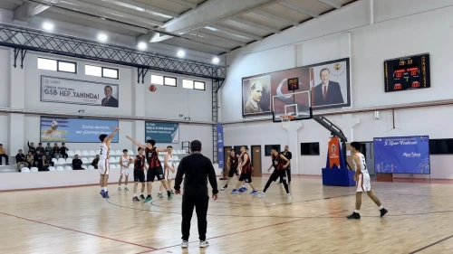 İnegöl’de spor festivali basketbol müsabakalarıyla başladı