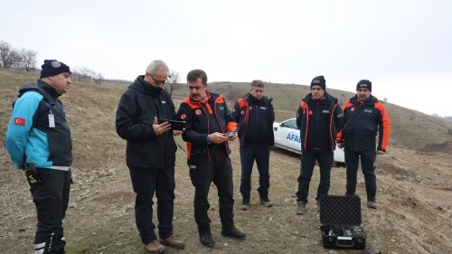 Elazığ'da kaybolan yaşlı adam için ekipler havadan ve karadan arama yapıyor