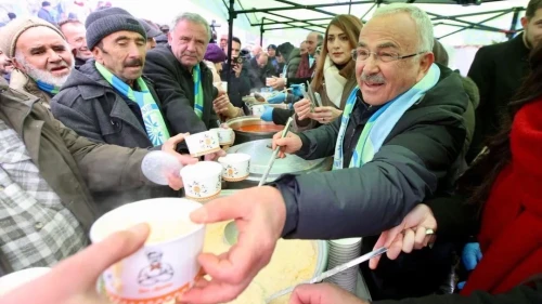 Ordu'nun Perşembe Yaylası'nda renkli kar festivali düzenlendi