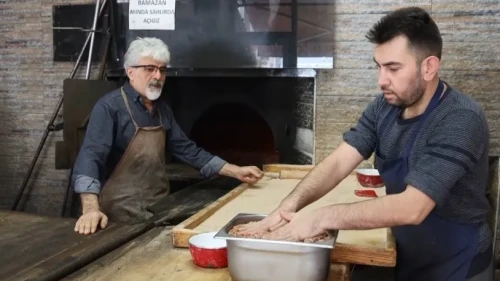 Kırşehir'de ramazan pidesi hazırlıkları tüm hızıyla devam ediyor