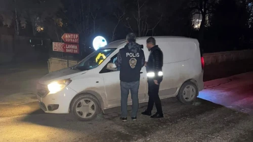 Malatya'da mezarlıklar ve çevresinde yapılan denetimlerde 76 kişi sorgulandı