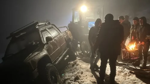 Burdur'un Bucak ilçesinde dağda mahsur kalan 4 kişi AFAD ve jandarma ekiplerince kurtarıldı