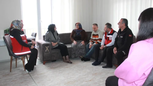 Siirt’te depremzede aileler üçüncü yıldönümünde ziyaret edildi