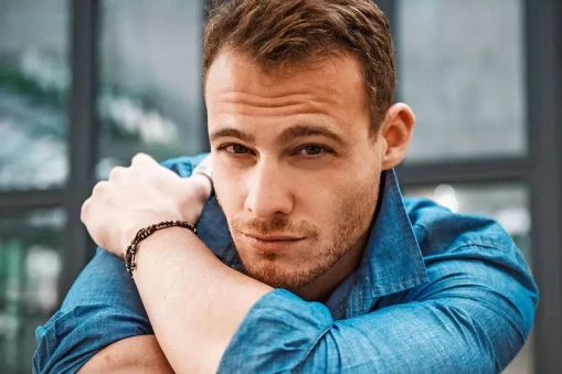 Kerem Bürsin Kimdir, Nereli, Kaç Yaşında?