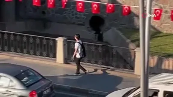 Çankırı'da Çocuğun Bayrak Hassasiyeti Kameralara Yansıdı
