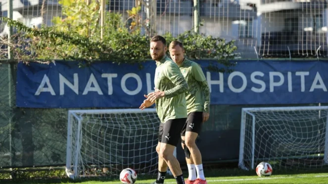 Alanyaspor Trabzonspor maçı hazırlıklarını tamamlayarak Trabzon’a gitti