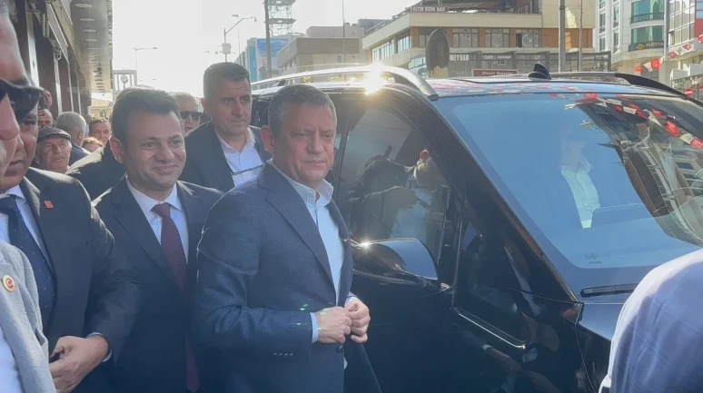 CHP Genel Başkanı Özel Gaziantep'te partililerle bir araya geldi