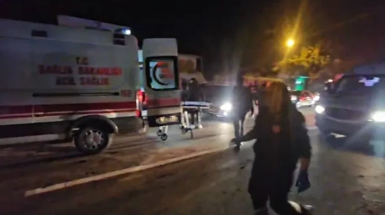 Bursa'da hafif ticari araç ile otomobilin kazasında bir kişi hayatını kaybetti