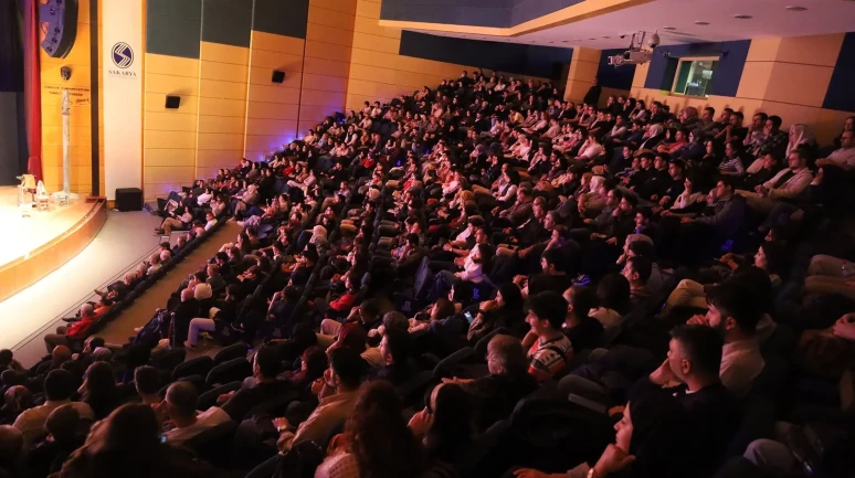 Sakarya'da "Deli İbram Divanı" oyunu büyük ilgiyle sahnelendi