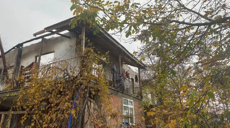 Çorum'un İskilip ilçesinde müstakil ev tamamen yandı