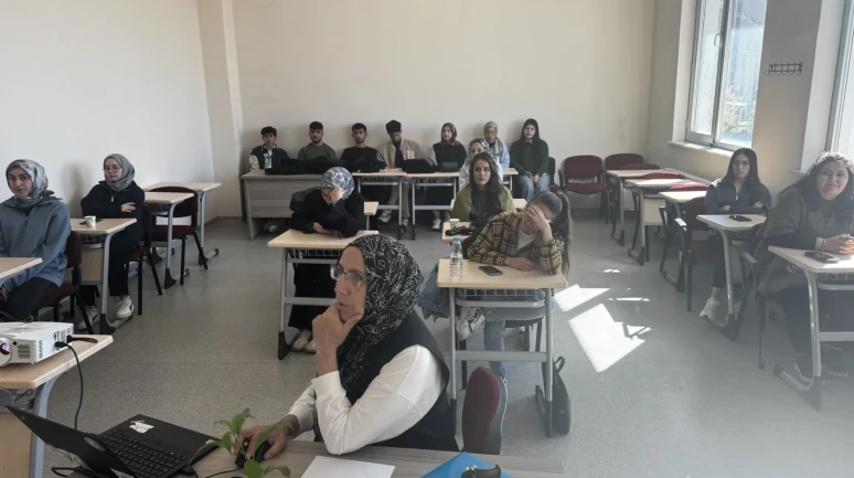 Bozkır İlçe Gençlik Merkezi öğrencilerin gelişimine katkı sağlıyor