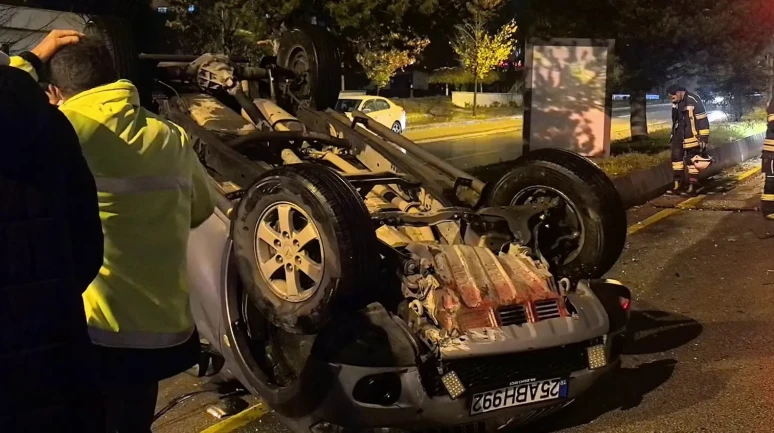 Erzurum'un Palandöken ilçesinde kamyonet takla atarak sürücü hafif yaralandı