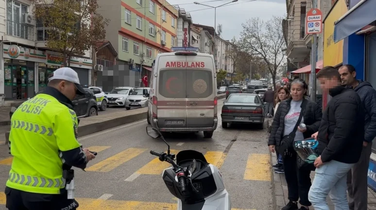 Edirne'de motosiklet devrildi sürücüsü yaralandı