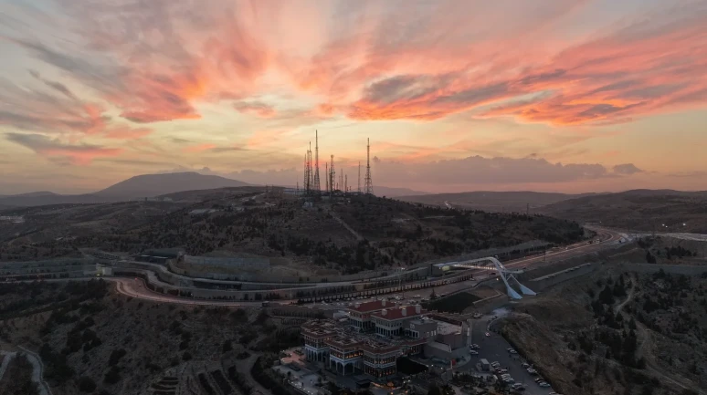 Konya'da tarihi mekanlar gün batımında kartpostallık manzaralar oluşturdu