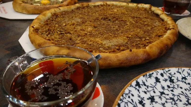 Trabzon pidesi Yomra elması ile farklı lezzet buluştu