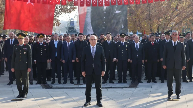 Ağrı'da Mustafa Kemal Atatürk'ün vefatının 87'nci yıl dönümü törenlerle anıldı