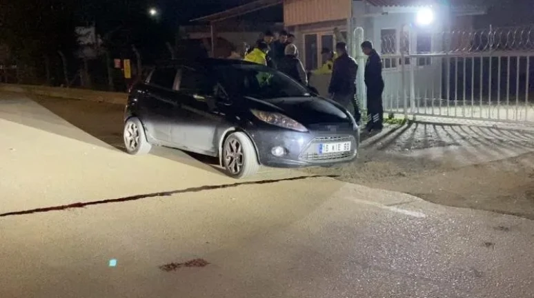 Bursa'nın İnegöl ilçesinde otomobil ile scooter çarpıştı, sürücü ağır yaralandı