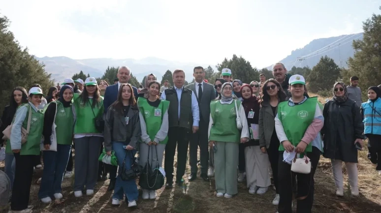 Erzincan’da 11 Kasım Milli Ağaçlandırma Günü’nde 14 bin fidan toprakla buluştu