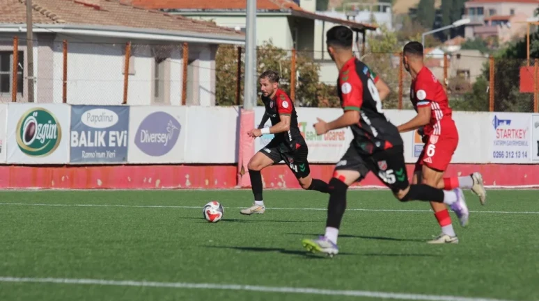 Karşıyaka, Ayvalıkgücü Belediyespor ile deplasmanda golsüz berabere kaldı