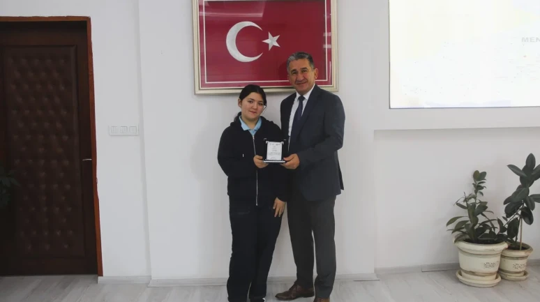 Muğla'da Atatürk sevgisi şiir yarışmasıyla anıldı