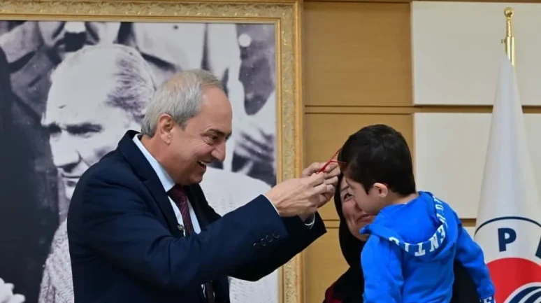 Antalya'da Kepez Belediyesi 18 bin öğrenciye göz taraması yaptı, 100 çocuğa ücretsiz gözlük