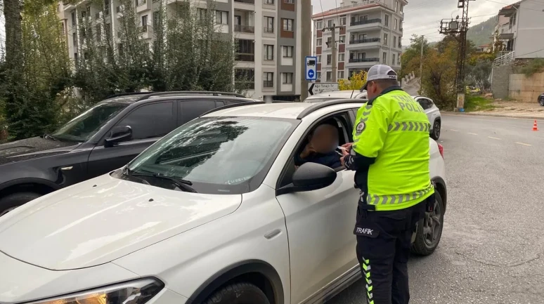 Muğla'da genel asayiş uygulamasında 8 bin 278 kişi sorgulandı ve 12 kişi yakalandı