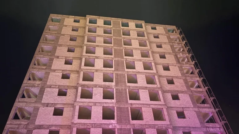 Kayseri'de intihar etmek isteyen kadın polis iknasıyla 14. kattan kurtarıldı