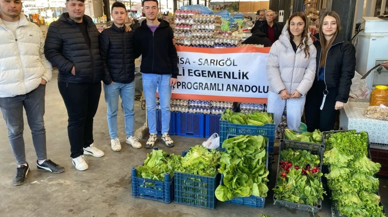 Manisa'nın Sarıgöl ilçesinde tarım öğrencileri uygulamalı eğitimle rekor üretime imza attı