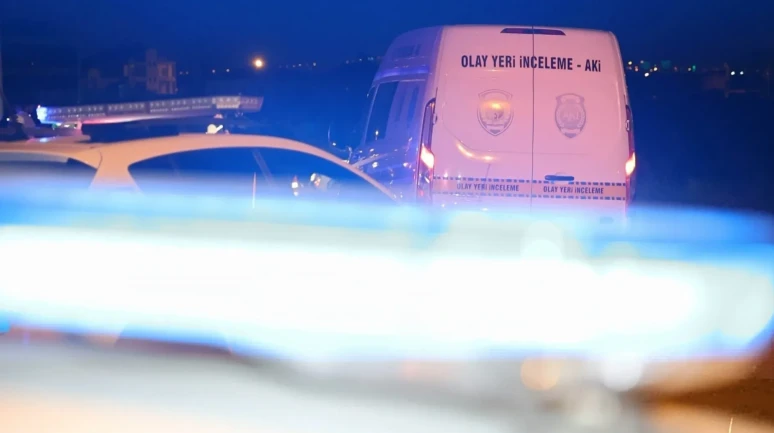 Aksaray’da birlikte yaşadığı kadını tabancayla öldüren şüpheli inşaat çatısında yakalandı