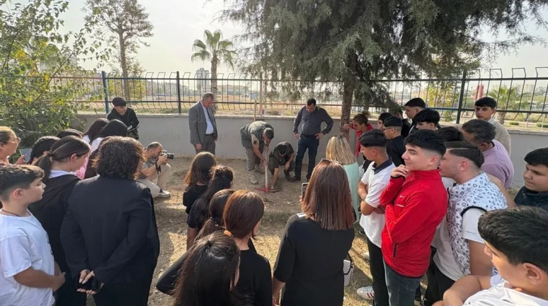 Mersin'de Toroslar MESEM öğrencileri yeşil vatan için fidan dikti