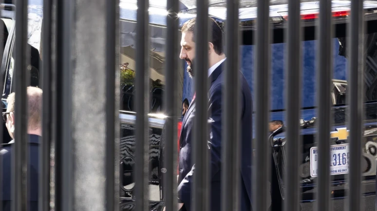 Suriye Devlet Başkanı eş-Şara, Beyaz Saray'da Trump ile tarihi görüşme gerçekleştirdi