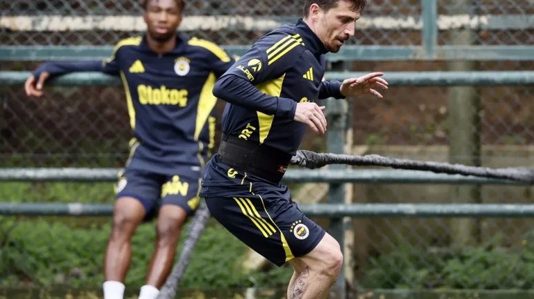 Fenerbahçe Çaykur Rizespor maçı hazırlıklarına çift antrenmanla devam etti