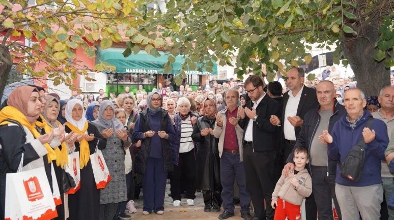 Kırklareli'nin Pınarhisar ilçesinden 57 kişilik umre kafilesi dualarla uğurlandı