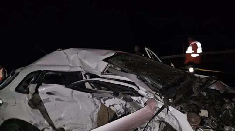 Sivas'ın Suşehri ilçesinde iki otomobil çarpıştı, 1 kişi öldü 2 kişi yaralandı