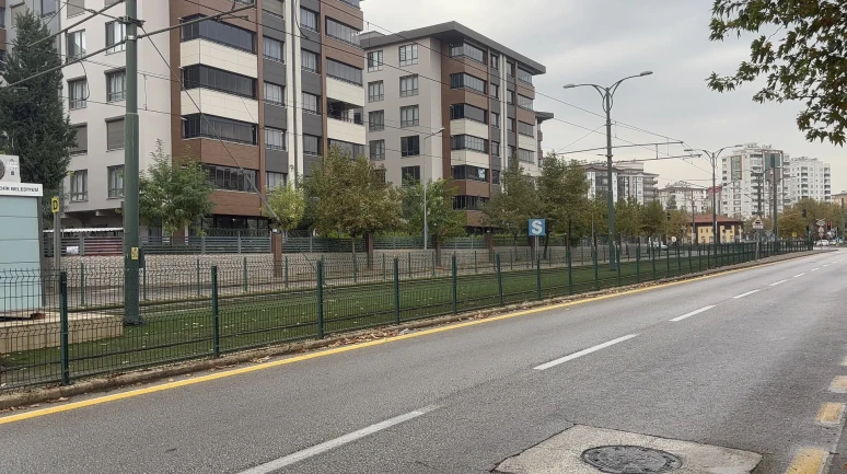 Gaziantep'te yüzlerce yolcunun bulunduğu tramvaya yıldırım isabet etti