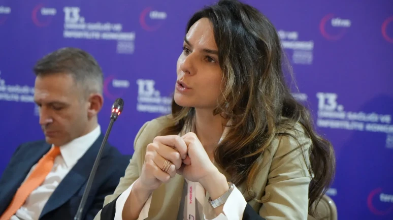 Antalya'da yumurta dondurmada yaş engeli ve mevzuat sınırları kongrede ele alındı