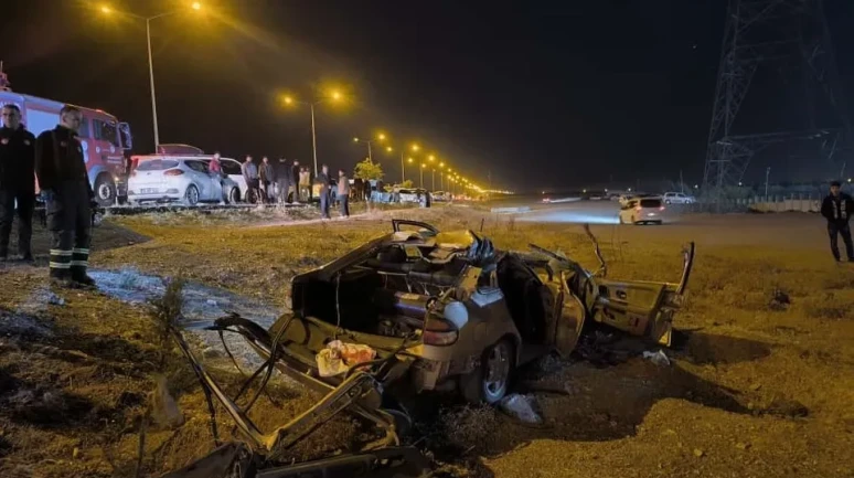 Batman'da tıra çarpan otomobilin şarampole devrilmesi sonucu iki çocuk hayatını kaybetti