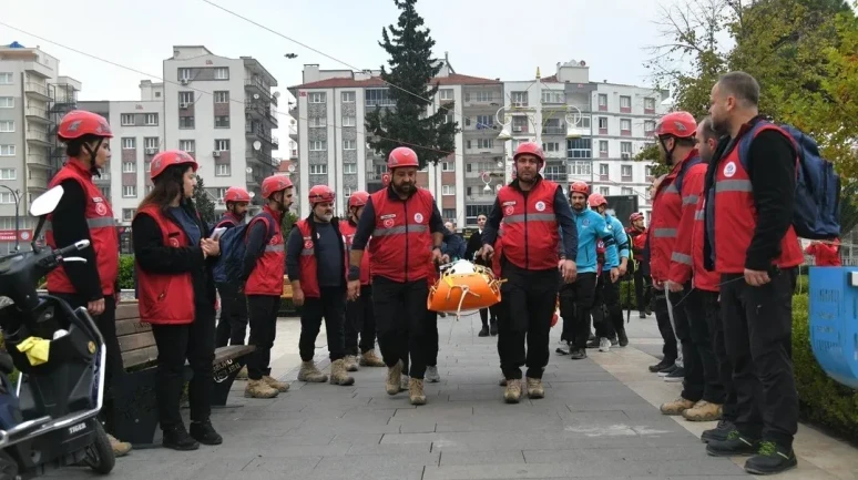 Manisa'da 6.8 büyüklüğündeki deprem senaryosuna karşı tatbikat yapıldı